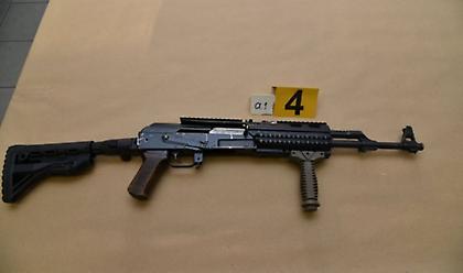 Επαναστατική Αυτοάμυνα: Φωτογραφίες από το οπλοστάσιο της γιάφκας στο Χολαργό (pics)