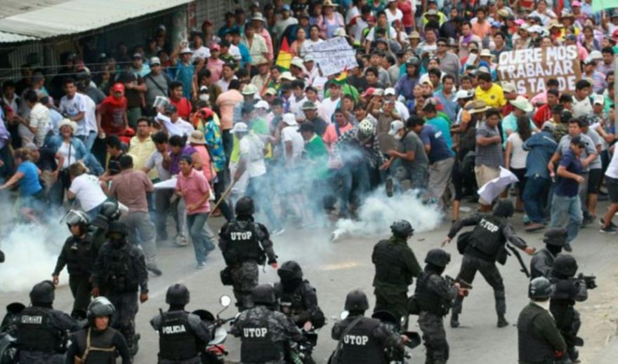 Διαδηλωτές κατέλαβαν την πρεσβεία της Βενεζουέλας στη Βολιβία