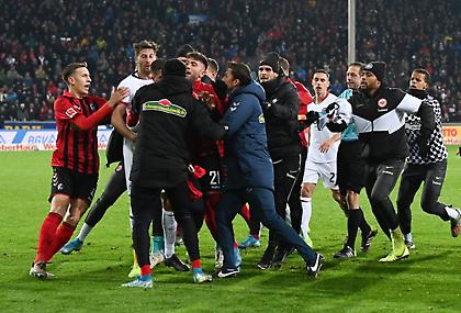 Κίνηση κατς ποδοσφαιριστή σε προπονητή στην Bundesliga (video)