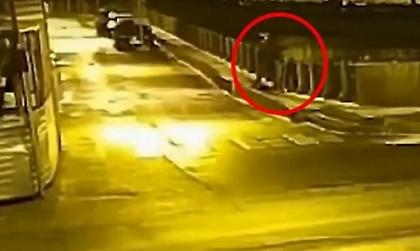 Ρωσία: Φρίκη με καθηγητή να πετά σε ποτάμι το κομμένο κεφάλι της ερωμένης του (video)