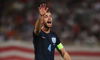 Ειρηνοποιός Χέντερσον στην κόντρα Στέρλινγκ-Γκόμεζ