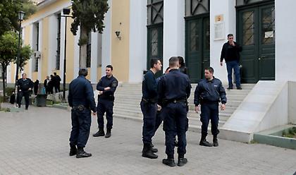 Προφυλακιστέοι οι δύο συλληφθέντες για την «Επαναστατική Αυτοάμυνα»