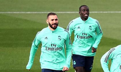 «Δίδασκε» τον Μεντί στο μισό ματς με την Έιμπαρ ο Μπενζεμά