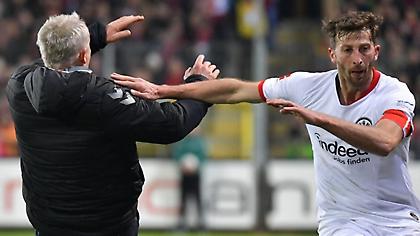 Χτύπησε τον προπονητή της Φράιμπουργκ και ξαναπαίζει το 2020 ο Άμπραχαμ!