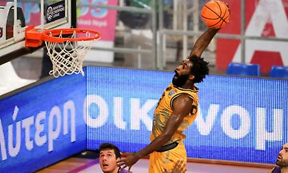 Το επιβλητικό κάρφωμα του Σαντ-Ρος! (video)