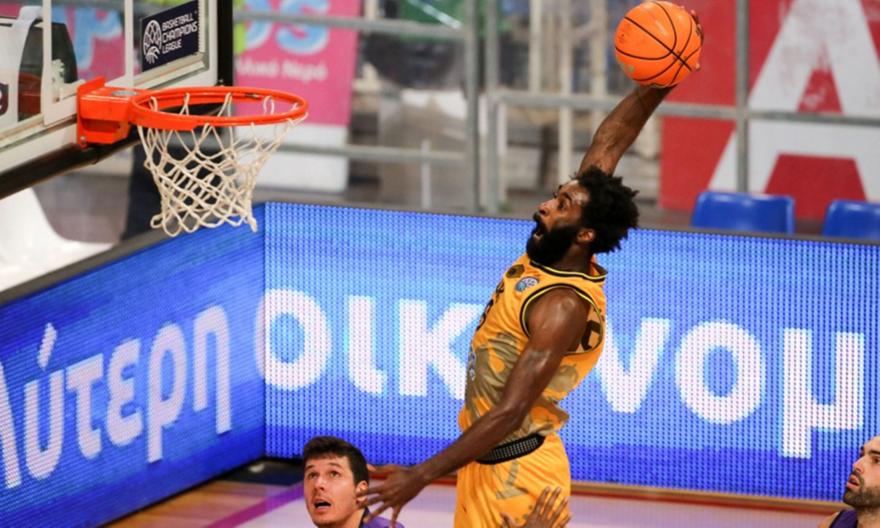 Το επιβλητικό κάρφωμα του Σαντ-Ρος! (video)