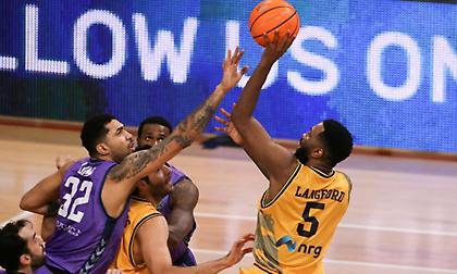 Τα όργια του Λάνγκφορντ στο ΑΕΚ-Μπούργος (video)