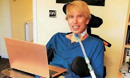 Ετοιμοθάνατος Βρετανός επιστήμονας μετατρέπει τον εαυτό του σε «cyborg»