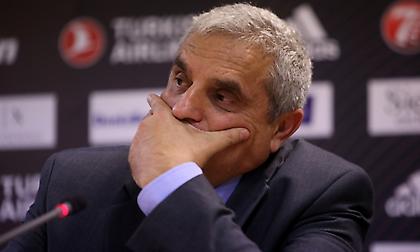 Πεδουλάκης: «Μας πονάει πάρα πολύ η ήττα - Γι’ αυτό επέμεινα στην ίδια πεντάδα»