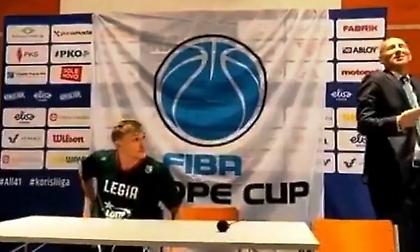 Η χειρότερη συνέντευξη Τύπου… ever!