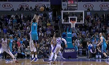 To buzzer beater του Μονκ άφησε δεύτερο τον ΛεΜπρον