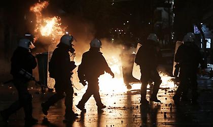 Σοβαρά επεισόδια Ολυμπιακών-Παναθηναϊκών στου Ζωγράφου!