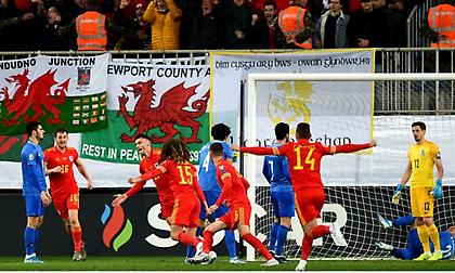 Έκαναν το χρέος τους και περιμένουν οι Ουαλοί