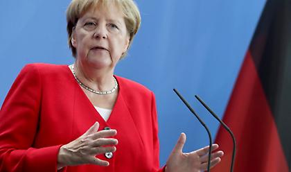 Μέρκελ: Κανένας κίνδυνος από τους ισλαμιστές που απελαύνει η Τουρκία στη Γερμανία