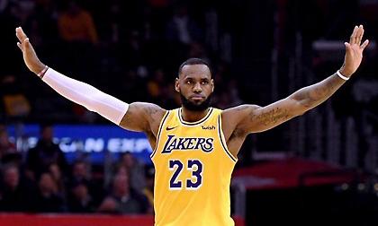 Στιβ Κερ και Έντι Τζόνσον συμφωνούν: «ΛεΜπρον, ο κορυφαίος αθλητής στην ιστορία!»