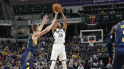 Μπουντενχόλζερ: «Όλο και καλύτερος στα τρίποντα ο Γιάννης»