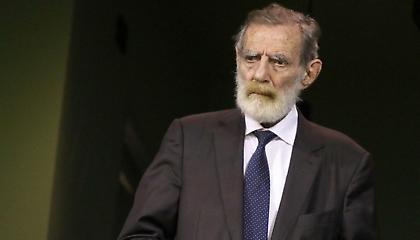 «Αυτό μου είπε ο Δώνης - Χαρούμενοι για χρόνια - Όπως με Καπετάνιο»