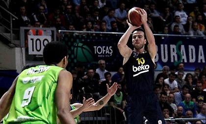 «Ασπίδα» Μαχμούτογλου: «Μία οικογένεια είναι η Φενέρ»