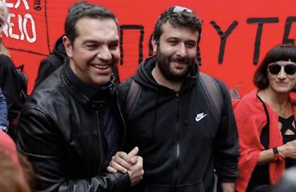 Αλέξης Τσίπρας: Γλέντι στο twitter για την παρουσία του στην πορεία του Πολυτεχνείου (pics)