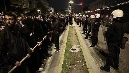 Η πορεία για την επέτειο του Πολυτεχνείου (pics) 