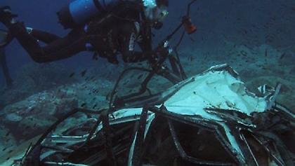 35 μέτρα κάτω απ’ τη θάλασσα: Το μεγαλύτερο νεκροταφείο κλεμμένων αμαξιών στην Ελλάδα