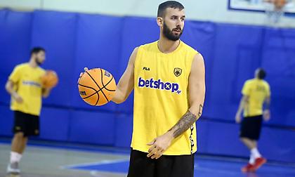 Γιάνκοβιτς: «Το φάρμακο είναι η νίκη σε κάθε αγώνα»