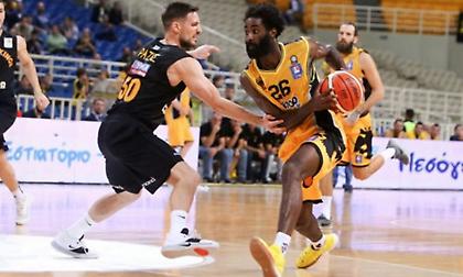 Μέρος της προπόνησης ο Σαντ Ρος, «χλωμός» για Ράστα Φέχτα