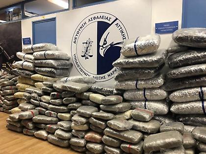 Κόρινθος: Εξαρθρώθηκε κύκλωμα ναρκωτικών με 560 κιλά κάνναβη