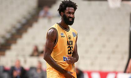 Το εντυπωσιακό κάρφωμα του Σαντ-Ρος! (video)