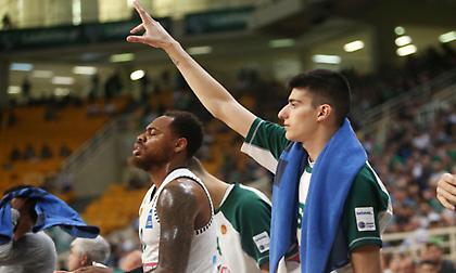 Αγκαλιές και χαμόγελα με Καλαϊτζάκη στον Παναθηναϊκό (video)