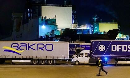 Ολλανδία: Καλά στην υγεία τους οι 25 μετανάστες που βρέθηκαν σε φορτηγό πλοίο