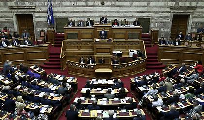 Στην ολομέλεια η ποινική ευθύνη υπουργών και η ψήφος των Ελλήνων εξωτερικού