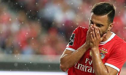 Τελειώνει από Μπενφίκα ο Σάμαρης