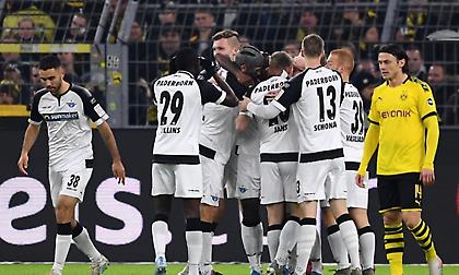 Η Πάντερμπορν διαλύει την Ντόρτμουντ στο ημίχρονο με 3-0