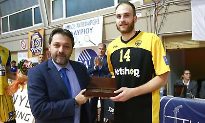 Βραβεύτηκε από το Λαύριο ο Κακλαμανάκης (pics)