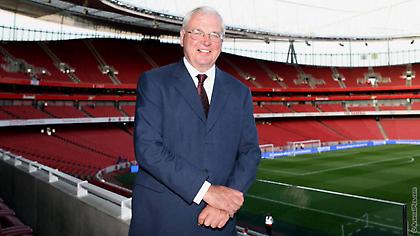 Θέλει να παραιτηθεί ο πρόεδρος της Άρσεναλ