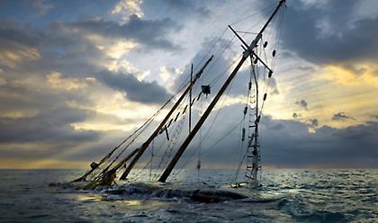 Αναποδογύρισε ιστιοφόρο στην θαλάσσια περιοχή του Ρίου Αντιρρίου - Φόβοι για δύο νεκρούς