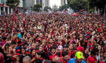 Κατέκλεισαν τους δρόμους στο Ρίο ντε Τζανέιρο οι οπαδοί της Φλαμένγκο (pics)