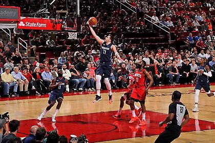 Διέλυσε τους Ρόκετς ο μαγικός Ντόντσιτς