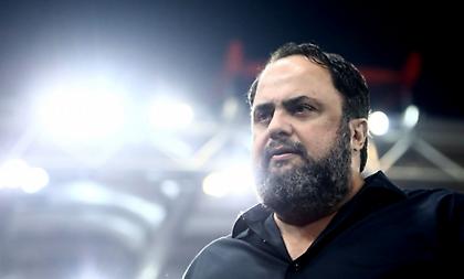 Επίσκεψη Μαρινάκη στο ξενοδοχείο του Ολυμπιακού