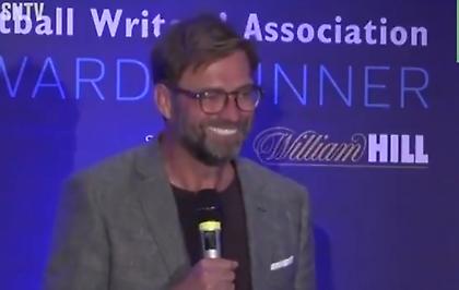 Κλοπ και Γκουαρδιόλα σαν σε... stand up comedy έδωσαν ρεσιτάλ σε εκδήλωση! (vid)