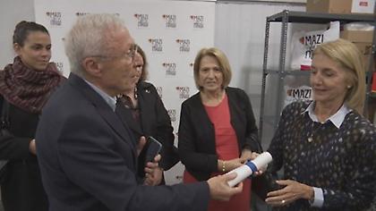 To Όλοι Μαζί Μπορούμε αρωγός στην ένωση Μαζί για το Παιδί