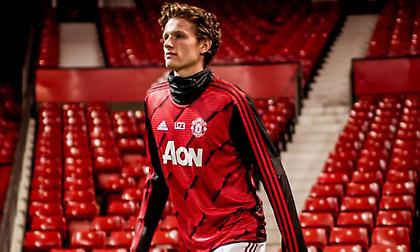 Μαξ Τέιλορ: Τον Φεβρουάριο διεγνώσθη με καρκίνο και σήμερα είναι στην αποστολή της Γιουνάιτεντ