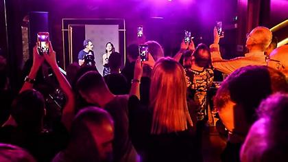 Τα «έσπασε» το πρώτο live στο Rock Avenue με τον Κώστα Μπίγαλη (pics)