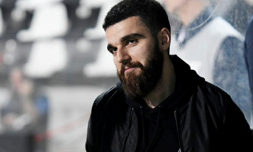 Επίθεση Γ. Σαββίδη σε Αυγενάκη: «Υπάρχει στην Ελλάδα;»