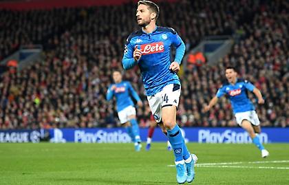 «Κεφάλι» στο σκορ με Μέρτενς η Νάπολι