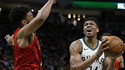 Non stop Γιάννης, 9η σερί νίκη οι Μπακς (video)