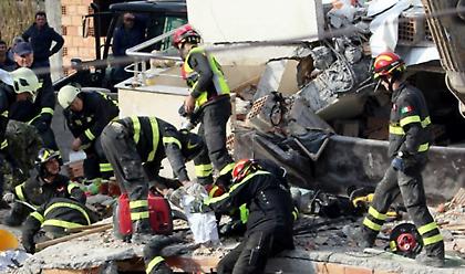 Αυτοί είναι οι Έλληνες διασώστες της ΕΜΑΚ που σώζουν ζωές στην Αλβανία (pic)