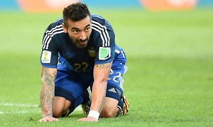 Σταματά το ποδόσφαιρο ο Λαβέτσι: «Θέλω να χορτάσω την οικογένειά μου»