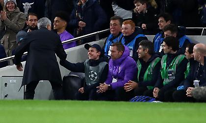 Το ball boy της Τότεναμ ακόμα δεν πιστεύει τι έχει συμβεί: «Ο Μουρίνιο μου έφτιαξε… τη ζωή»
